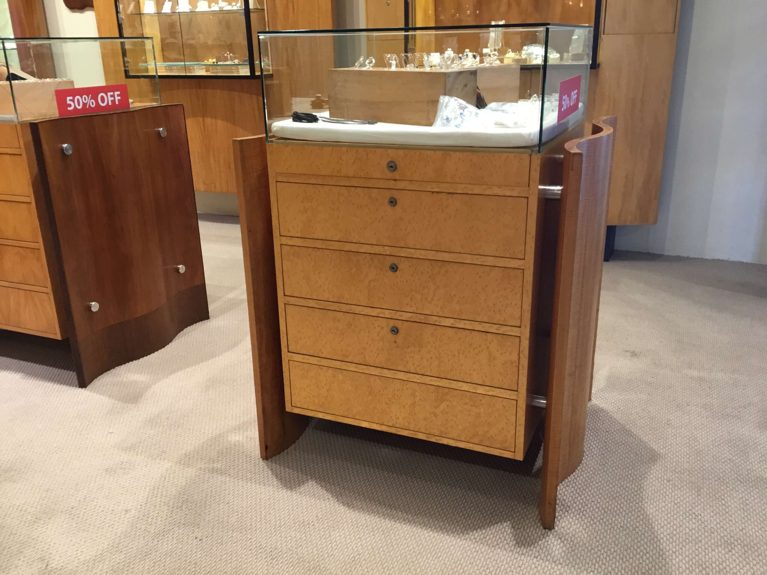 Blonde Display Pedestal - Image 6