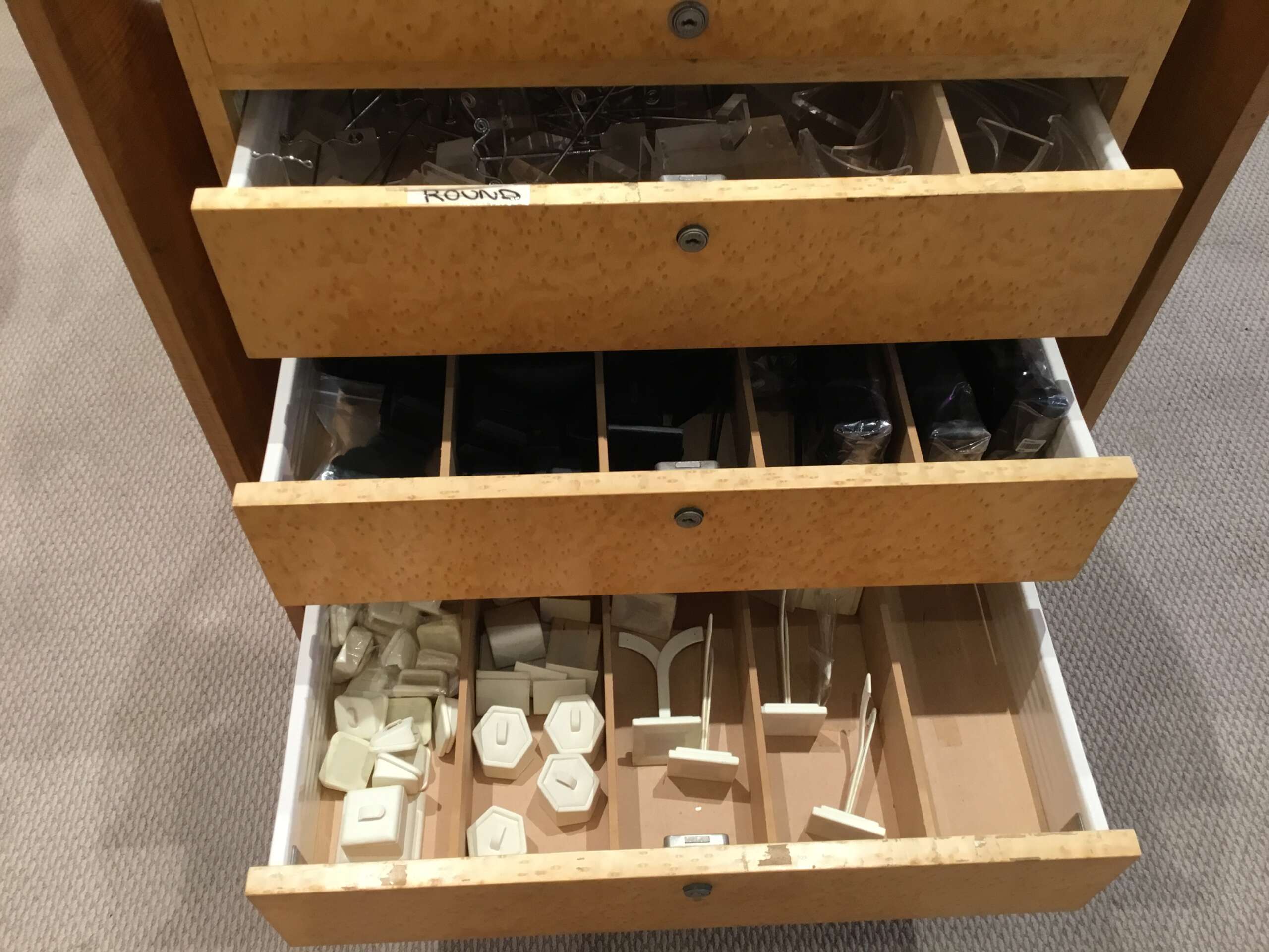 Blonde Display Pedestal - Image 3